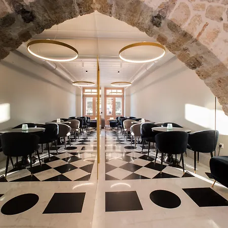 Castellano Hotel & Suites-3